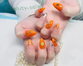 ネイル R.beauty サロンのネイルデザイン