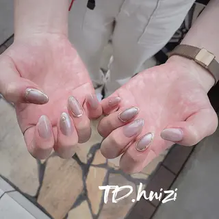 ミディアム めぐみのネイルサロン スタッフ練習のネイルデザイン