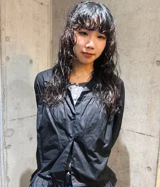 ロング パーマ ハイトーン/顔まわり レイヤー/YUKAのヘアスタイル