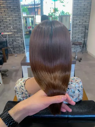 セミロング 地毛風ストレート/ 髪質改善/榎本流行のヘアスタイル