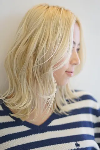 カラー & kuのヘアスタイル