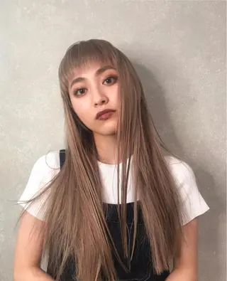 カラー 🎀ボブ+ハイトーン シュカ👶🏻のヘアスタイル