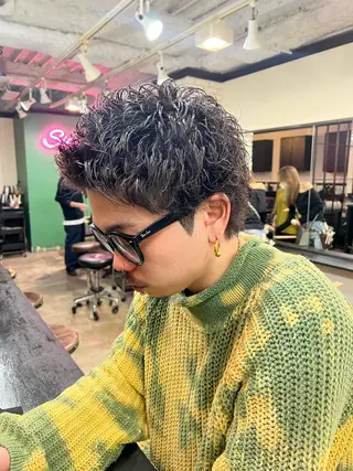 メンズ 🌟小顔レイヤー× 赤み消し透明感カラーのヘアスタイル