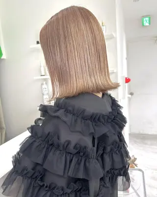 ショート カラー ito. ブリーチ/髪質改善のヘアスタイル