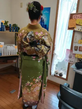 セミロング 加藤 千秋のヘアスタイル