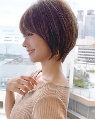 ショート カラー 💍新宿ショート 💍岩田莉奈のヘアスタイル