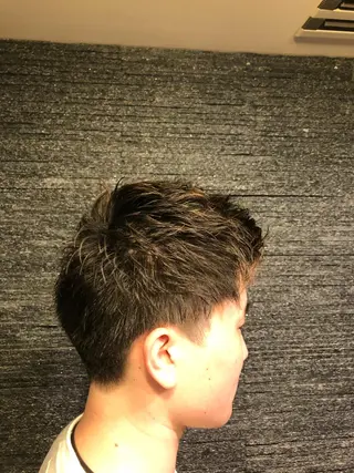 ショート パーマ メンズ 牧 颯斗のヘアスタイル
