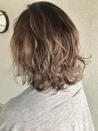 ミディアム カラー レイヤーカット匠 イソザキノリユキのヘアスタイル