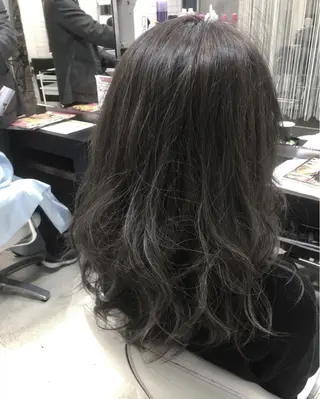セミロング カラー 髪質改善×レイヤー 高嶋のヘアスタイル