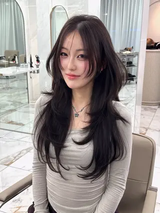 ロング のり🐼顔まわり/ 韓国/レイヤーカットのヘアスタイル