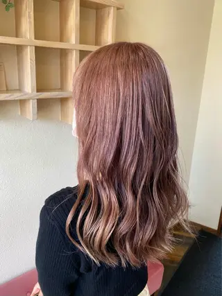 ロング カラー 中川 茜里のヘアスタイル
