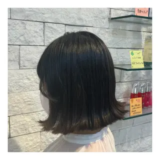 ミディアム BiBi 藪 菜月のヘアスタイル