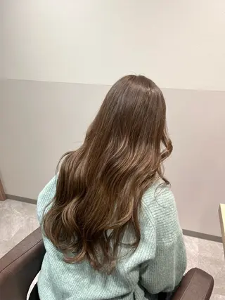 ロング SALOWIN大宮crest所属・大宮レイヤーカット× 透明感カラー　rioのヘアスタイル