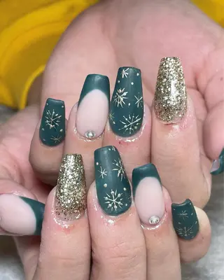 ネイル 蓑原 佳央里のネイルデザイン