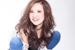 セミロング カラー パーマ 小野 和摩のヘアスタイル