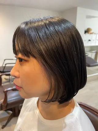 ショート カラー 𝓜𝓮𝓛𝓲𝓟 冨樫果楠のヘアスタイル