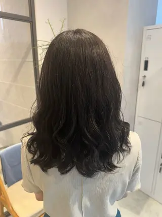 セミロング カラー パーマ 透明感カラー✨艶髪 制作🌱山根あゆみのヘアスタイル