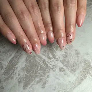 ネイル 里見 麗のネイルデザイン
