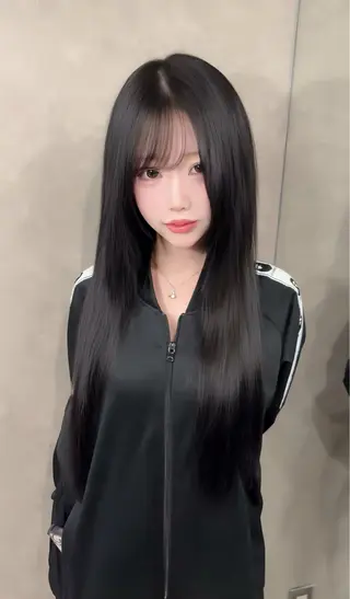 ロング REDEAL ope. 大宮所属・がわ/ハイレイヤー /ハイトーンカラーのヘアスタイル