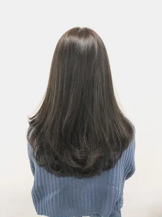 ロング ハイトーン×レイヤー カットTAKUMIのヘアスタイル