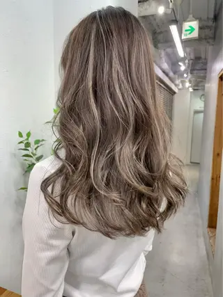 セミロング カラー ☀️東京→岡崎☀️ ハイライト青山彪雅のヘアスタイル