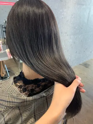 カラー 山下 千明のヘアスタイル