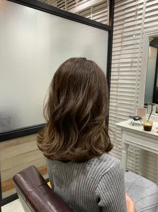 セミロング カラー ヘアアレンジ kei🤎ベージュ /透明感カラー/博多のヘアスタイル