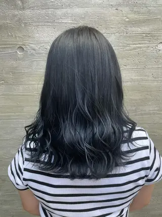 ミディアム カラー 齋藤 結愛のヘアスタイル