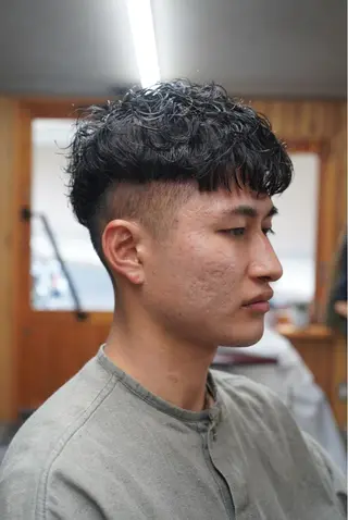 パーマ メンズ 関 晃哉のヘアスタイル
