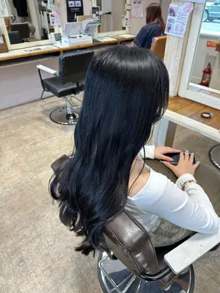 ロング カラー 東浦　髪質改善カラー 透明感カラーのヘアスタイル