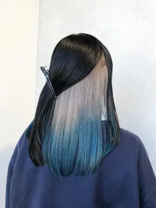 セミロング カラー ヘアアレンジ ｲﾝﾅｰｶﾗｰ屋さん 🫧伊藤拓実のヘアスタイル