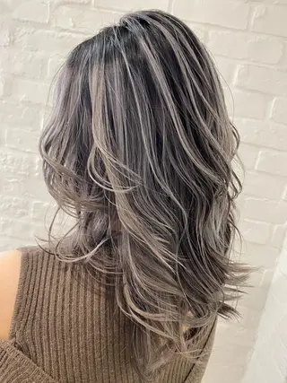 セミロング 🍀透明感抜群🍀/ ハイトーンカラーのヘアスタイル