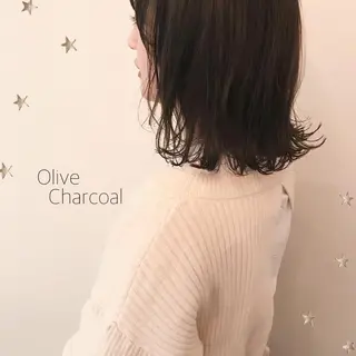 ミディアム カラー 市川 千夏のヘアスタイル