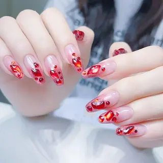 ネイル Queens テイのネイルデザイン