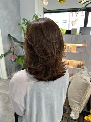 ミディアム 大人上品特化 レイヤー🇺🇸山村のヘアスタイル