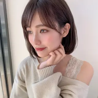 ミディアム ＿WHITE鳳店 アンダーバーホワイトのヘアスタイル