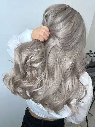 ロング カラー 齋藤 梨乃のヘアスタイル