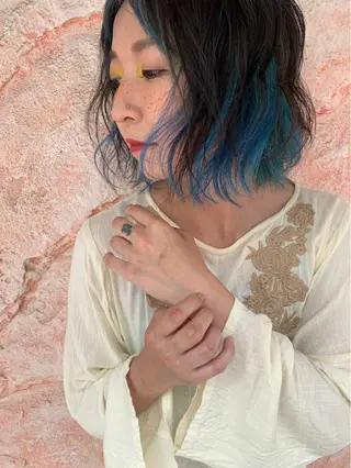ミディアム カラー ヘアアレンジ 派手髪デザインカラー ヒロカのヘアスタイル