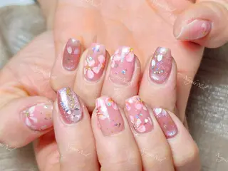 ネイル 🦋 Queenieのネイルデザイン