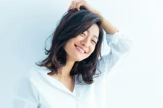 ミディアム 上山 千佳のヘアスタイル