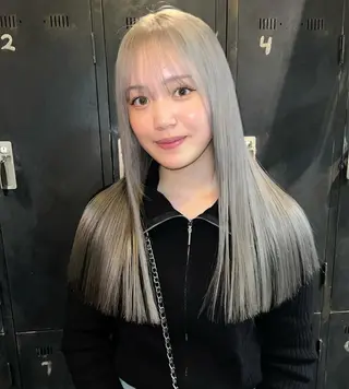 ロング カラー 海外レイヤー/ ブロンドKazuhaのヘアスタイル