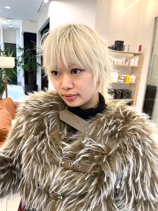 ショート カラー IO/ブリーチカラー 特化美容師✨のヘアスタイル