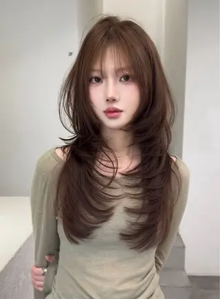 ロング カラー 韓国風レイヤーカラー ライムのヘアスタイル