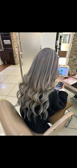 メンズ特化シャドウパ ーマラウンドマッシュのヘアスタイル