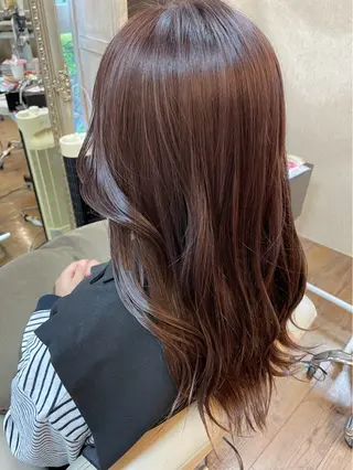 ロング カラー 伊藤 ひなののヘアスタイル