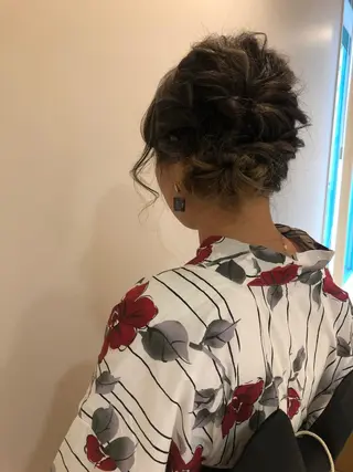 セミロング ヘアアレンジ 盛れるレイヤーカット 得意🌹井上美沙のヘアスタイル