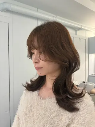 セミロング 村上 奈乃果のヘアスタイル