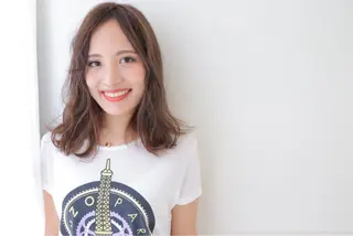 ミディアム カラー 髪質改善&ブリーチ 伊勢 祐一郎のヘアスタイル