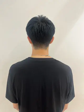 カラー メンズ 荒川 三希のヘアスタイル