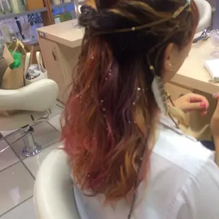 カラー ヘアアレンジ にった みずきのヘアスタイル